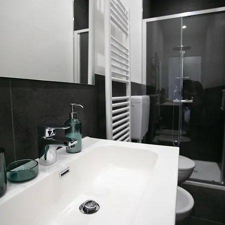 شقة Iseolakerental - Il Villino Delle Rose *
